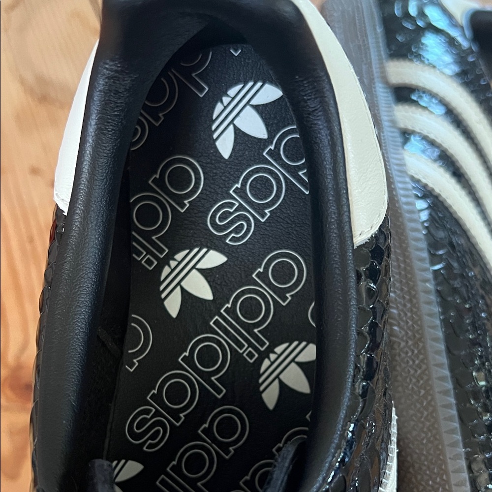 adidas Black White Textured Low-Top Sneakers - Picture 5 of 6